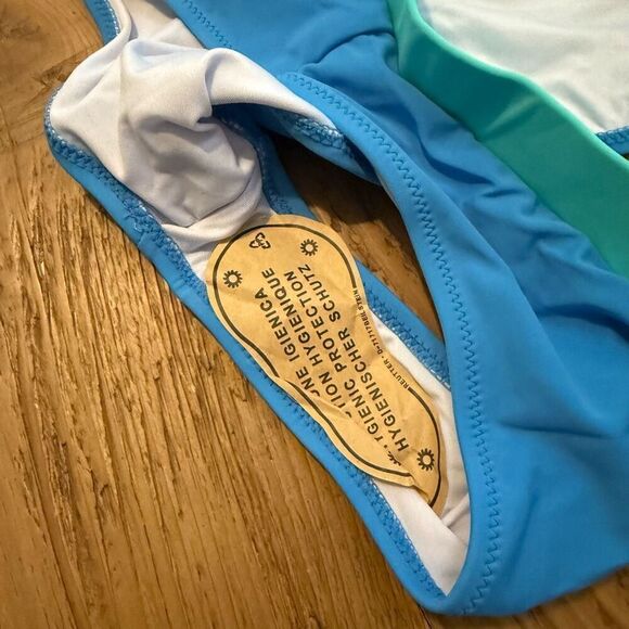 2 piece blue high waisted swimsuit size medium - Picture 5 of 7